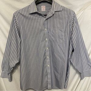 Brooks Brothers Men’s Blue & White Long Sleeve Button shirt Size 17 1/2 - 35..